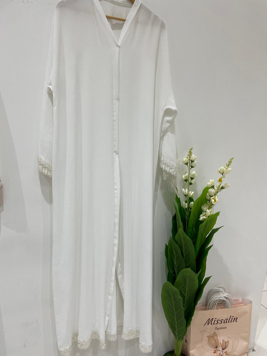 49 AED | WHITE ABAYA