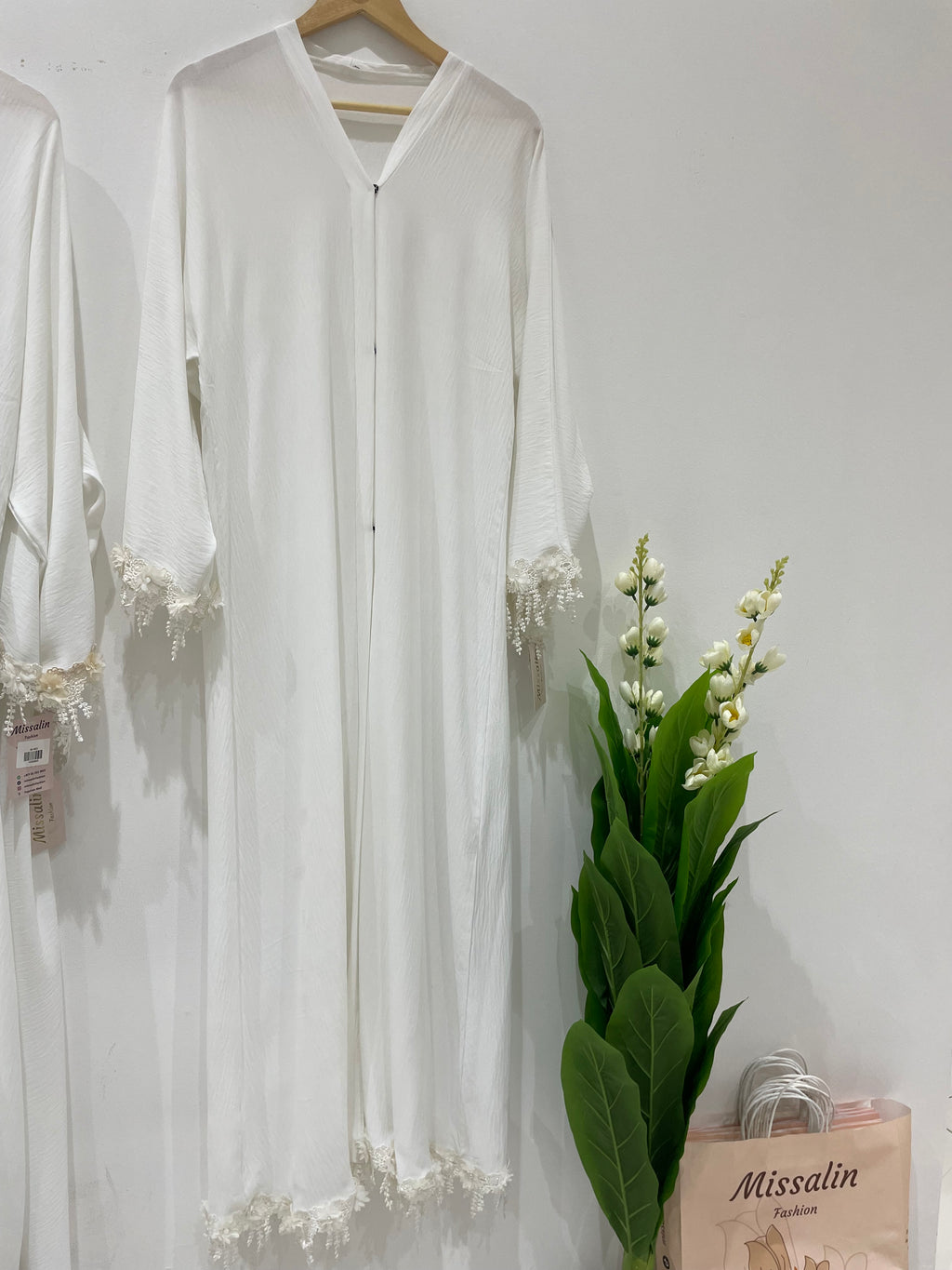 49 AED | WHITE ABAYA